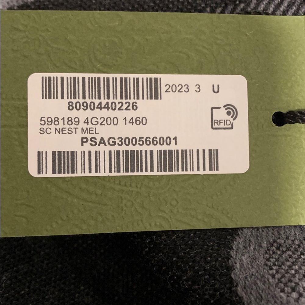 🔥🔥🔥 AUTHENTIC GUCCI - GG Black/Grey Wool Scarf - Picture 10 of 11